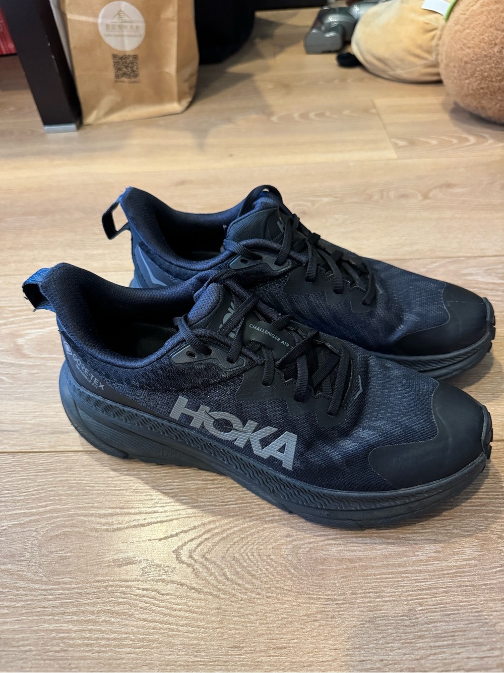 Hoka men’s challenger ATR 7 Black Trail Running Sneakers with Grey Logo